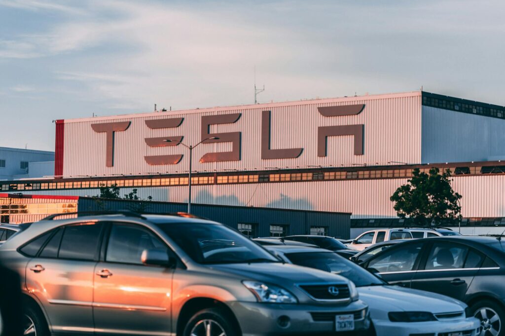 Ford’s Bold Retreat from Electric Vehicles: A $19.5 Billion Writedown Signals Industry Shift